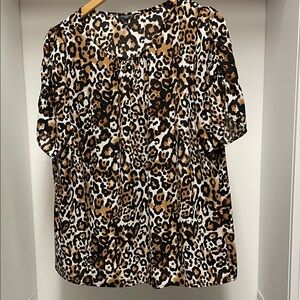 Talbots NWOT Animal Print Blouse Key Hole Front Ruched Sleeves Size XLP